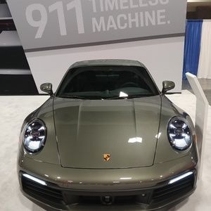 Meet your Posher, Troi